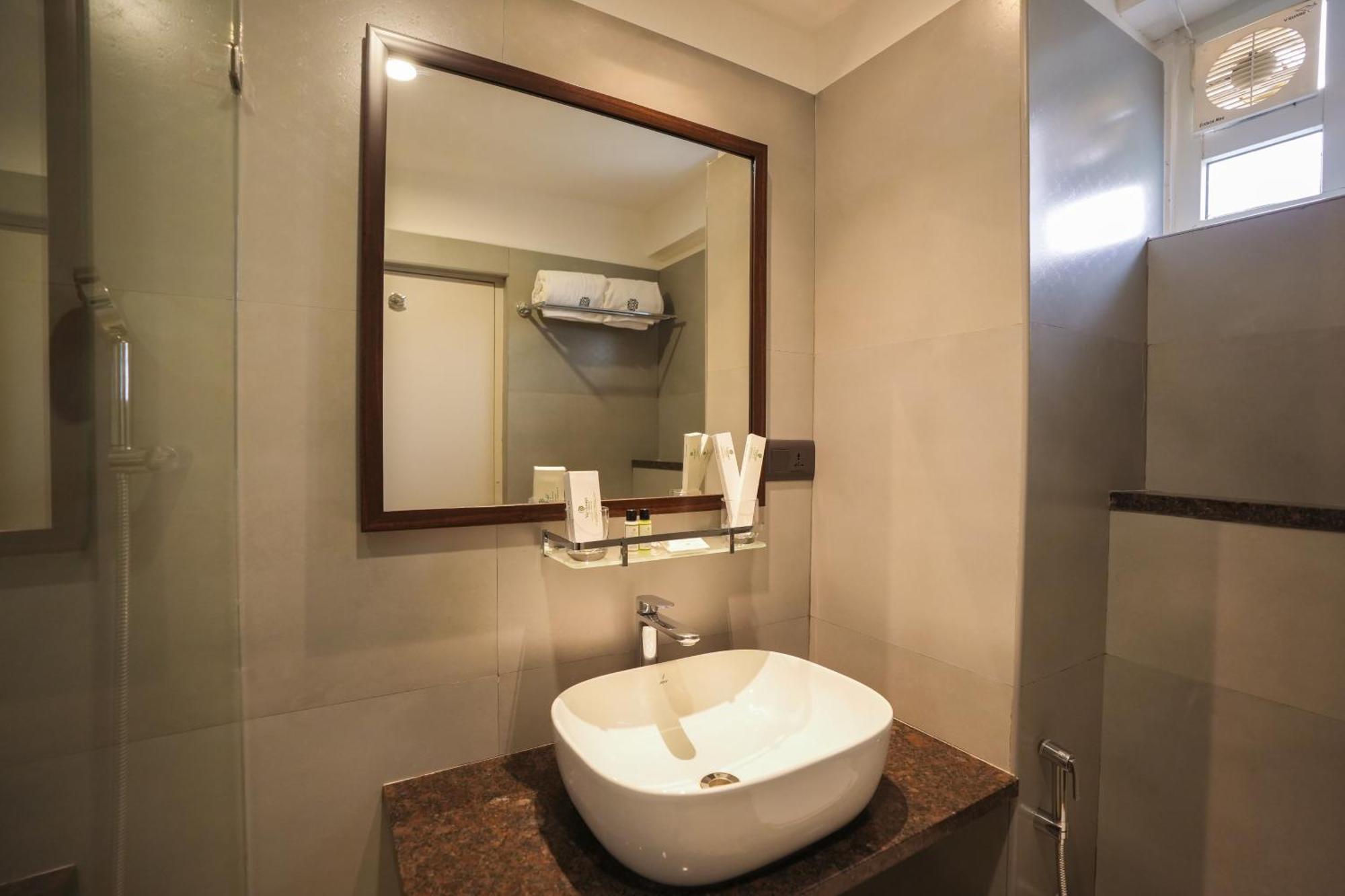 Hotel Vaishnavi Residency Bangalore Exterior foto